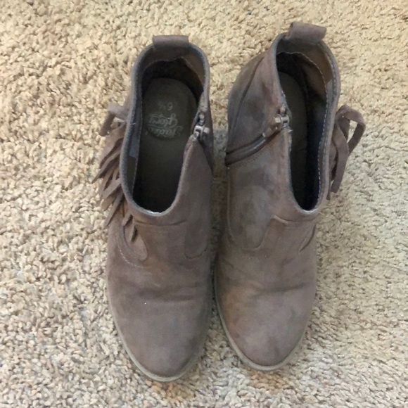 Booties - Picture 2 of 4